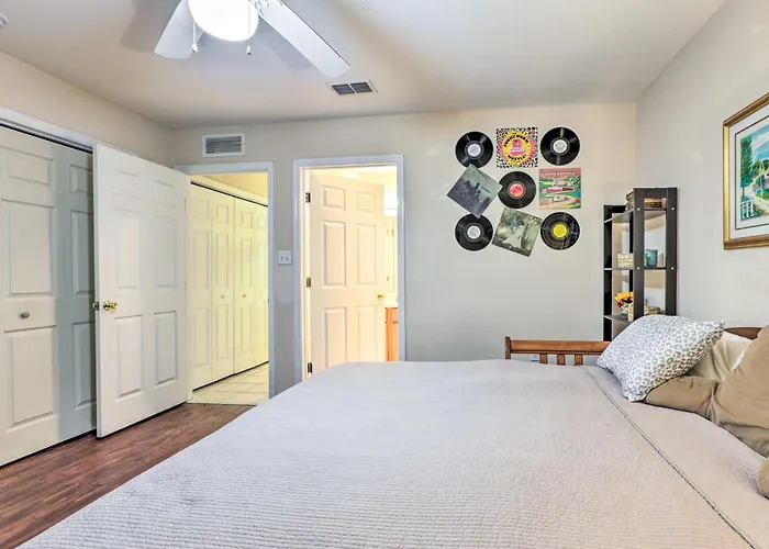 Townhome 4 Mi To College Town! Tallahassee