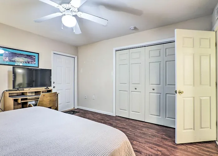 Townhome 4 Mi To College Town! Tallahassee